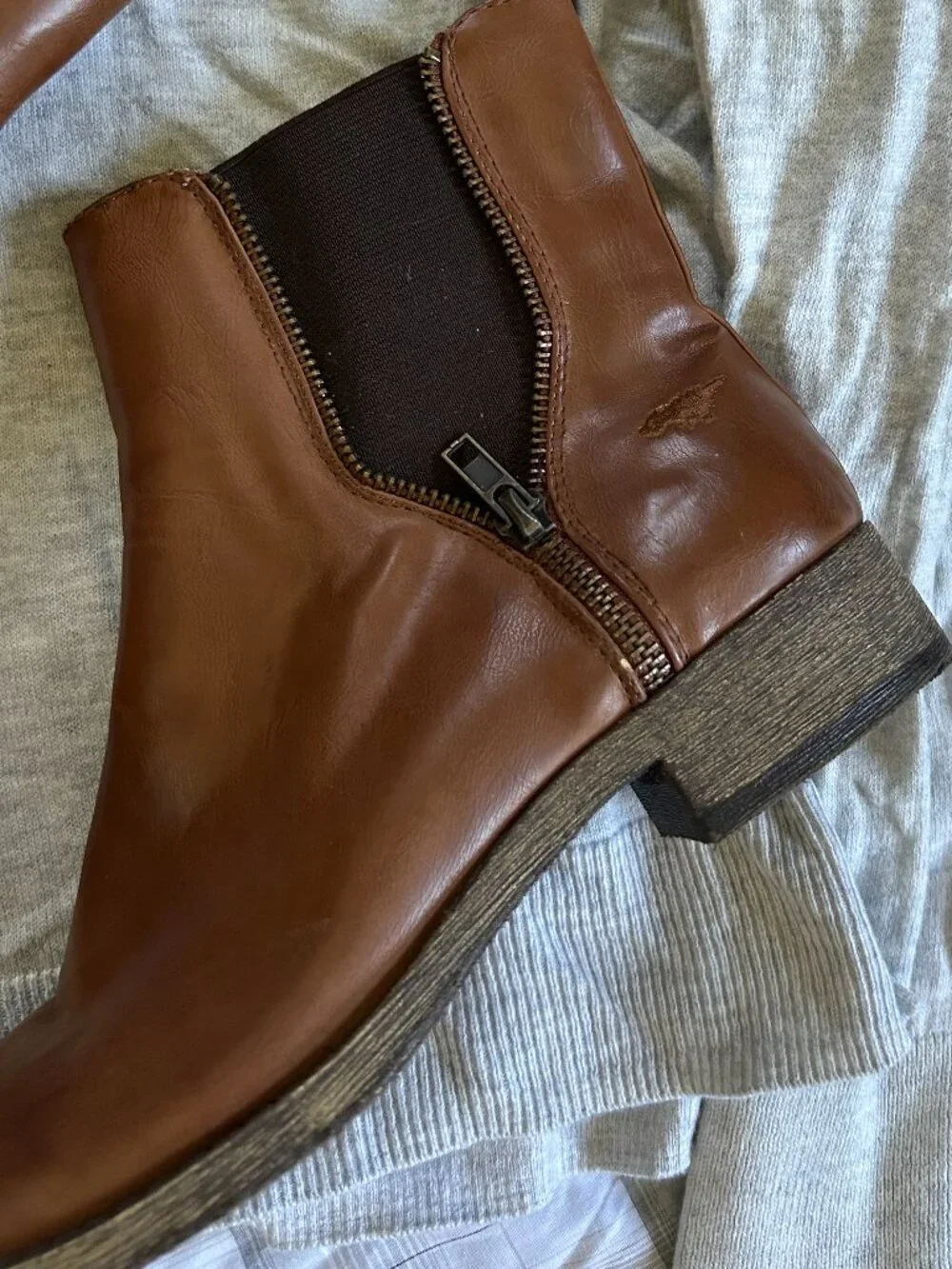 rocket dog womans size 7 ankle boots tan faux leathr shoes seven